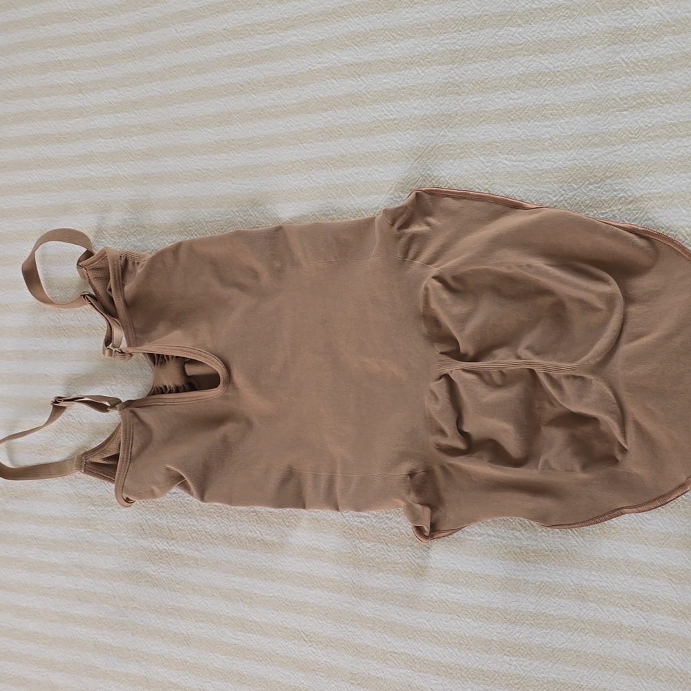 SKIMS Seamless Sculpt Brief Bodysuit Size:Medium Sienna - Picture 7 of 9